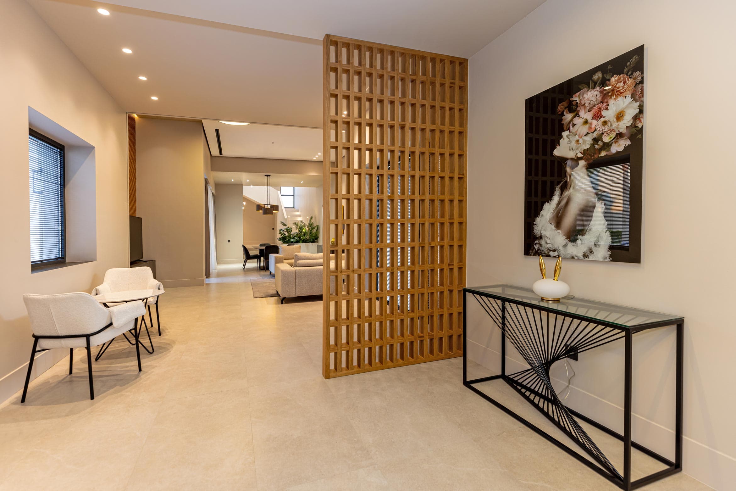 Geniş villa interyeri, müasir lüks mebel və zərif dizayn